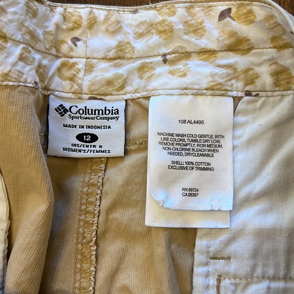 Columbia 5-Pocket 6” Inseam Shorts - Picture 2 of 4